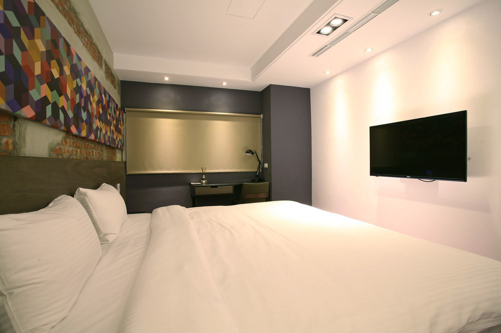 P&F Hotel Đài Trung Ngoại thất bức ảnh